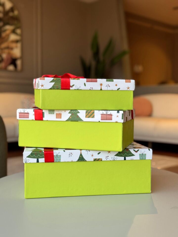 Kolix 3'lü Yılbaşı Temalı Dekoratif Fiyonklu Hediye Kutusu Çam Ağacı Happy New Year Noel Kutu
