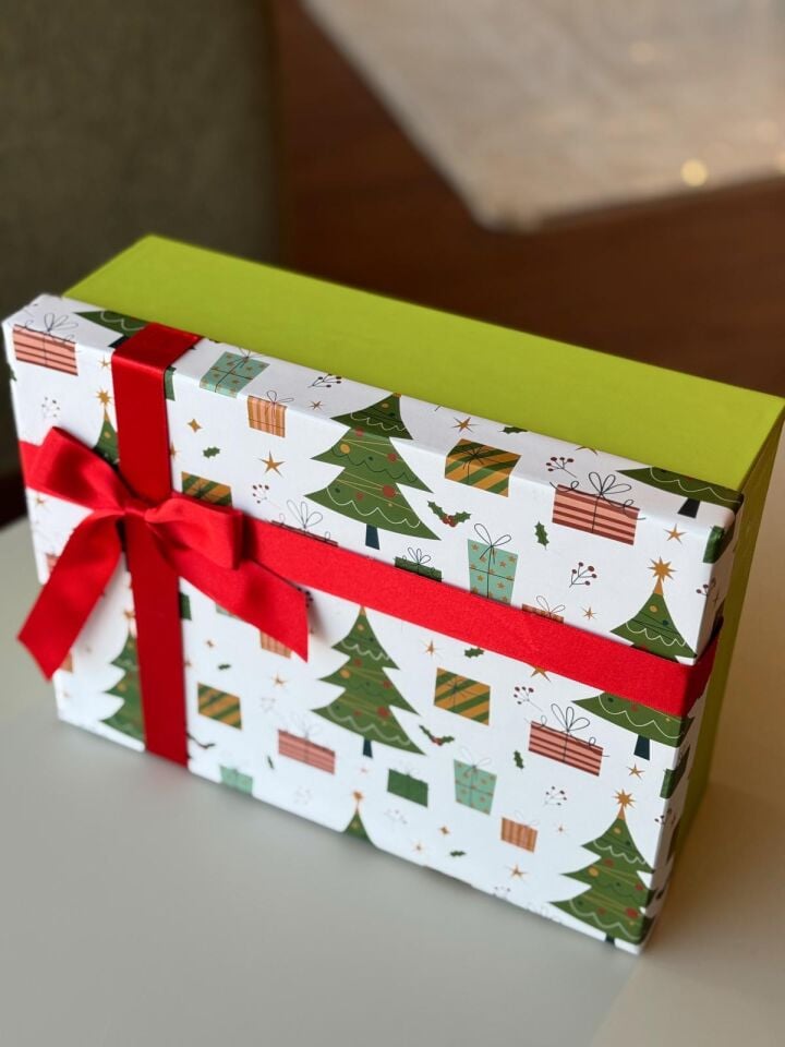 Kolix 3'lü Yılbaşı Temalı Dekoratif Fiyonklu Hediye Kutusu Çam Ağacı Happy New Year Noel Kutu