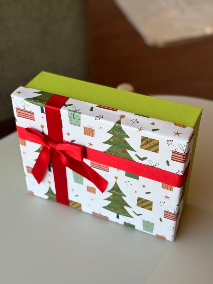 Kolix 3'lü Yılbaşı Temalı Dekoratif Fiyonklu Hediye Kutusu Çam Ağacı Happy New Year Noel Kutu
