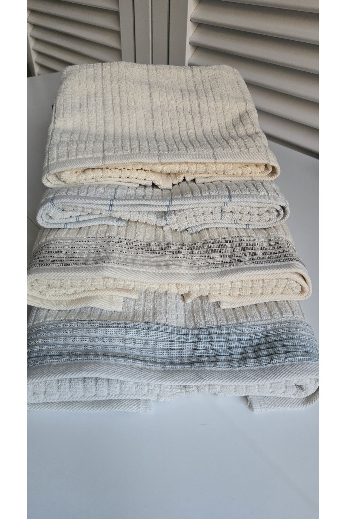 Özdilek MODERN IKAT RENKLI 4LU KUTULU HAVLU